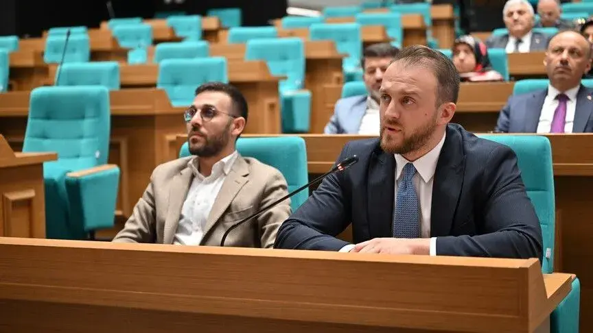 Sarıoğlu Üsküdar’ı Almadan Önce Kız Kulesi’ni Restore Etmiş