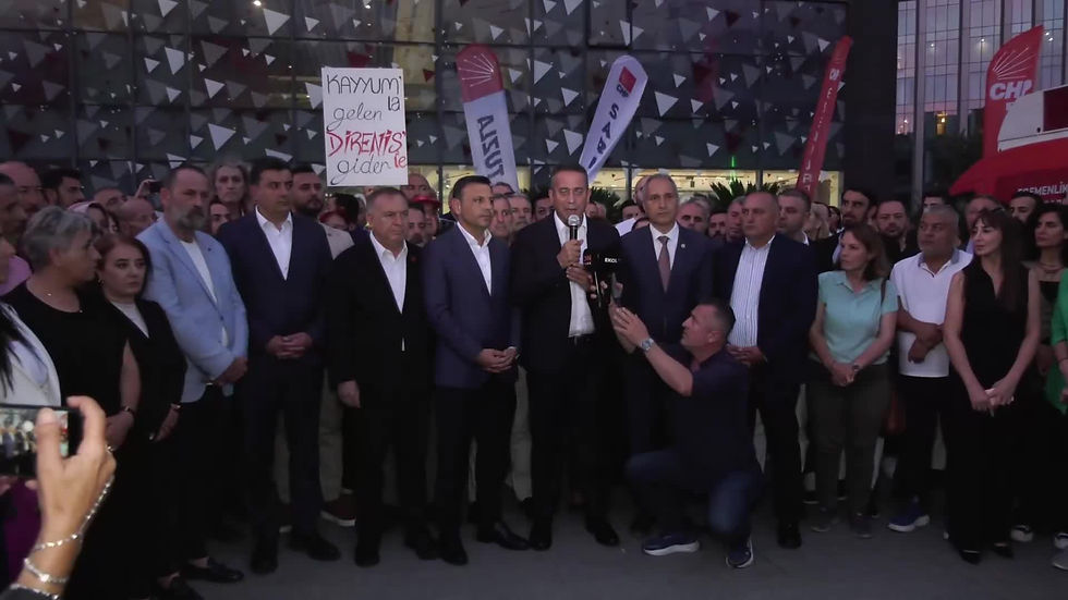 CHP İstanbul il binasına kurulan barikat aşıldı