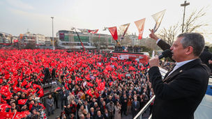 Özel, Erdoğan’a emekli aylığı üzerinden yüklendi
