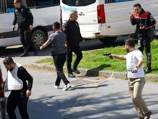İstanbul’daki İsrail Konsolosluğu’na saldırı!