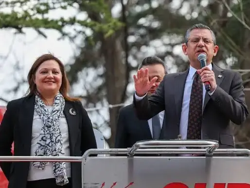 Burcu Köksal, AKP’yi buldu