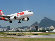 Autorização de viagem para menores de 16 anos poderá ser feita online