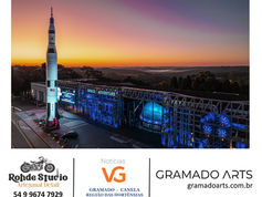 Dukinho, mascote do Space Adventure, é atração no 38º Sonho de Natal de Canela