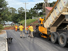 GRAMADO - Obra de Pavimentação na Linha Schneider entra na fase final