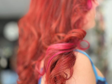 Holiday Hair Care Tips from Tiaras 🌴☀️