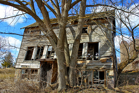 Wisconsin Countryside with Old Farm Building