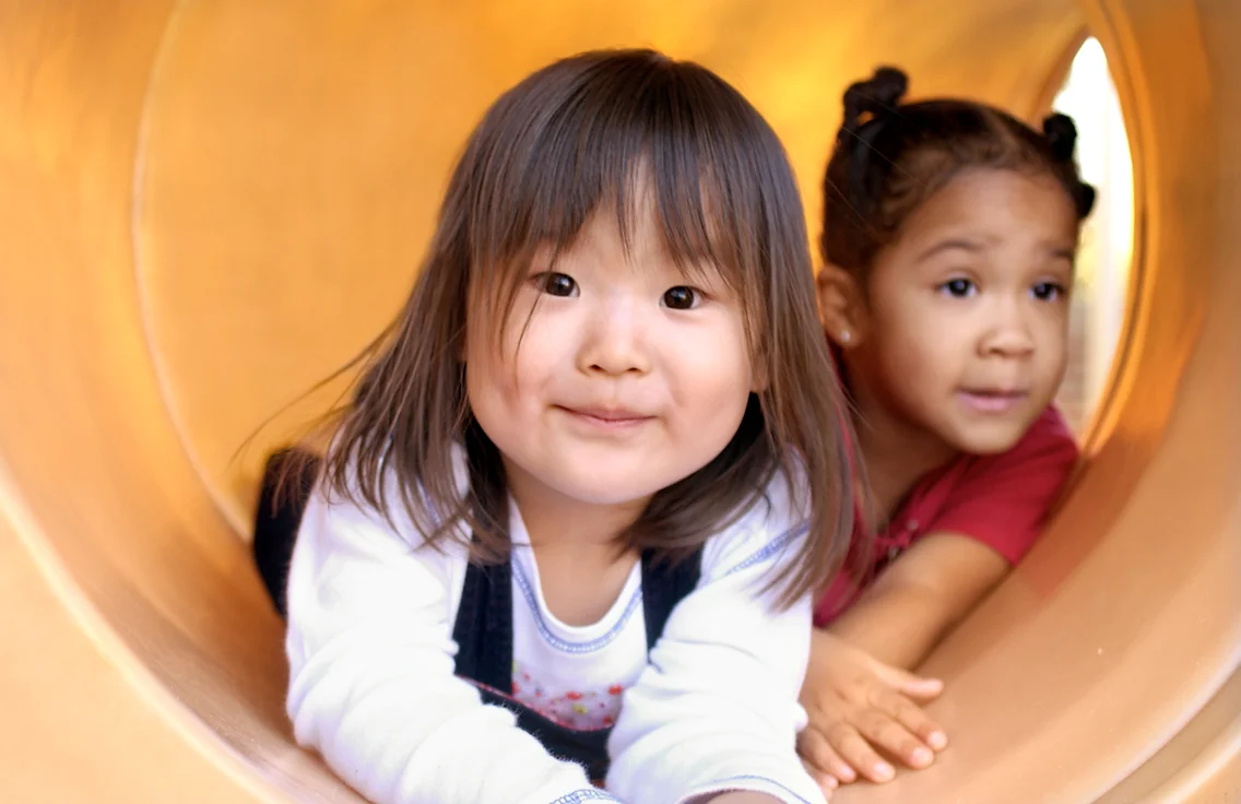 Zahnarzt 1040 Wien - Dr. Felix Denz unterstützt das Kinderhilfswerk mit einer Spende