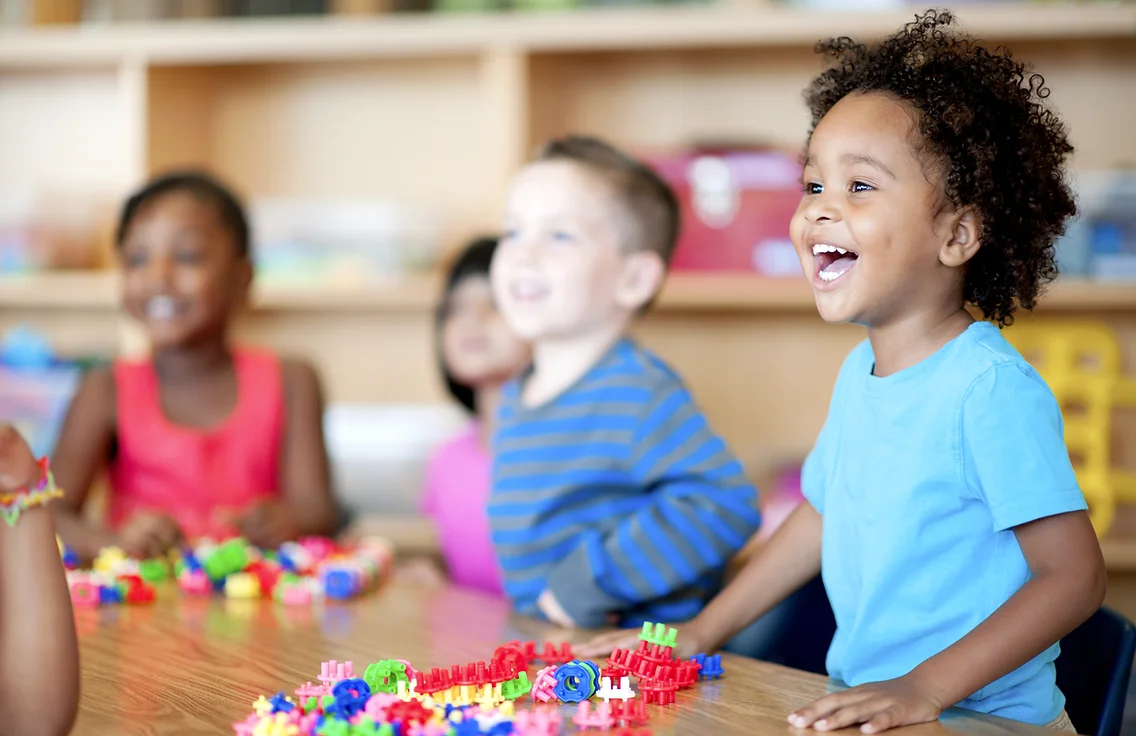 Zahnarzt 1040 Wien - Dr. Felix Denz unterstützt das Kinderhilfswerk mit einer Spende