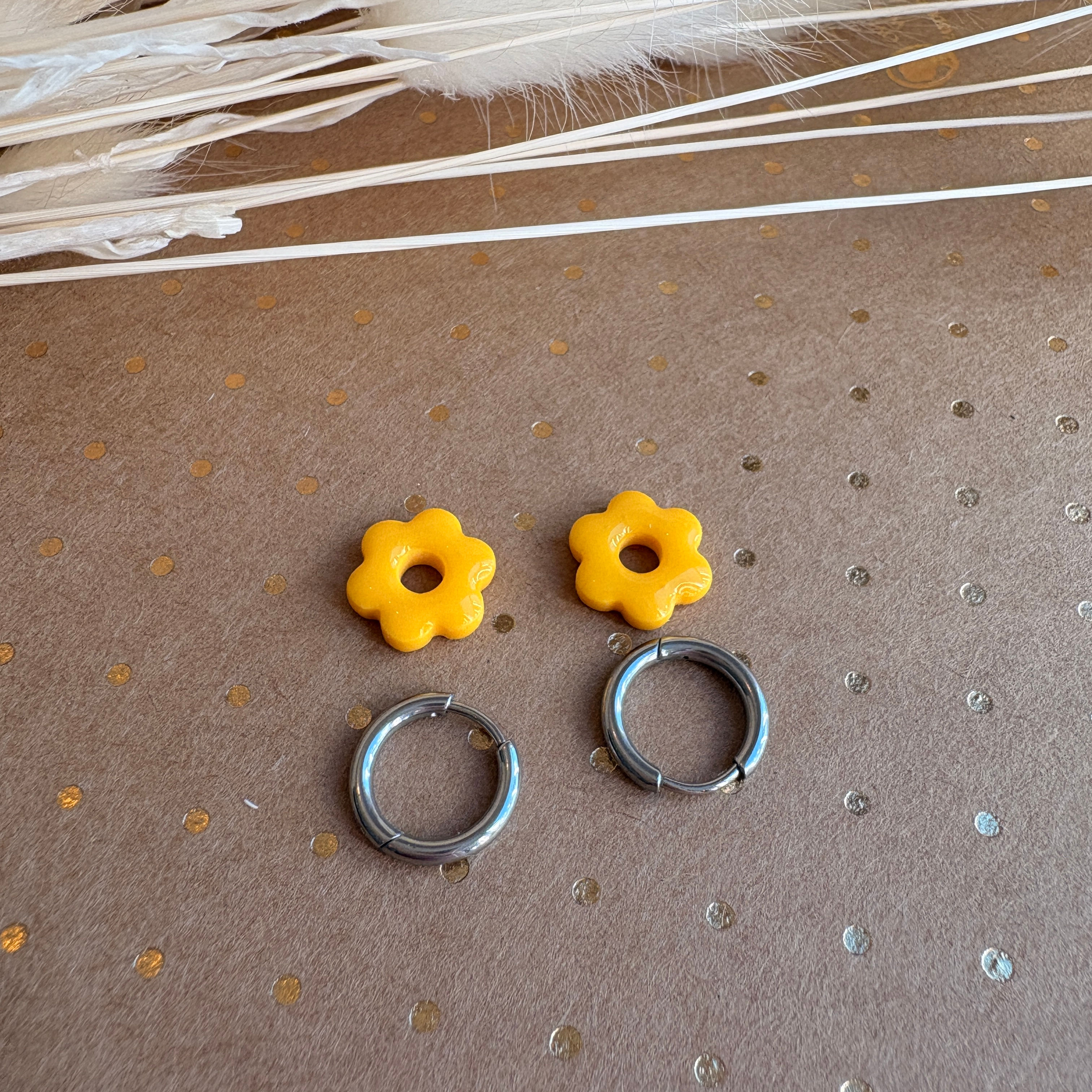 Les mini créoles "Jaune Tournesol"