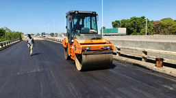 Carpeta asfáltica en puente autovía ruta N°11.