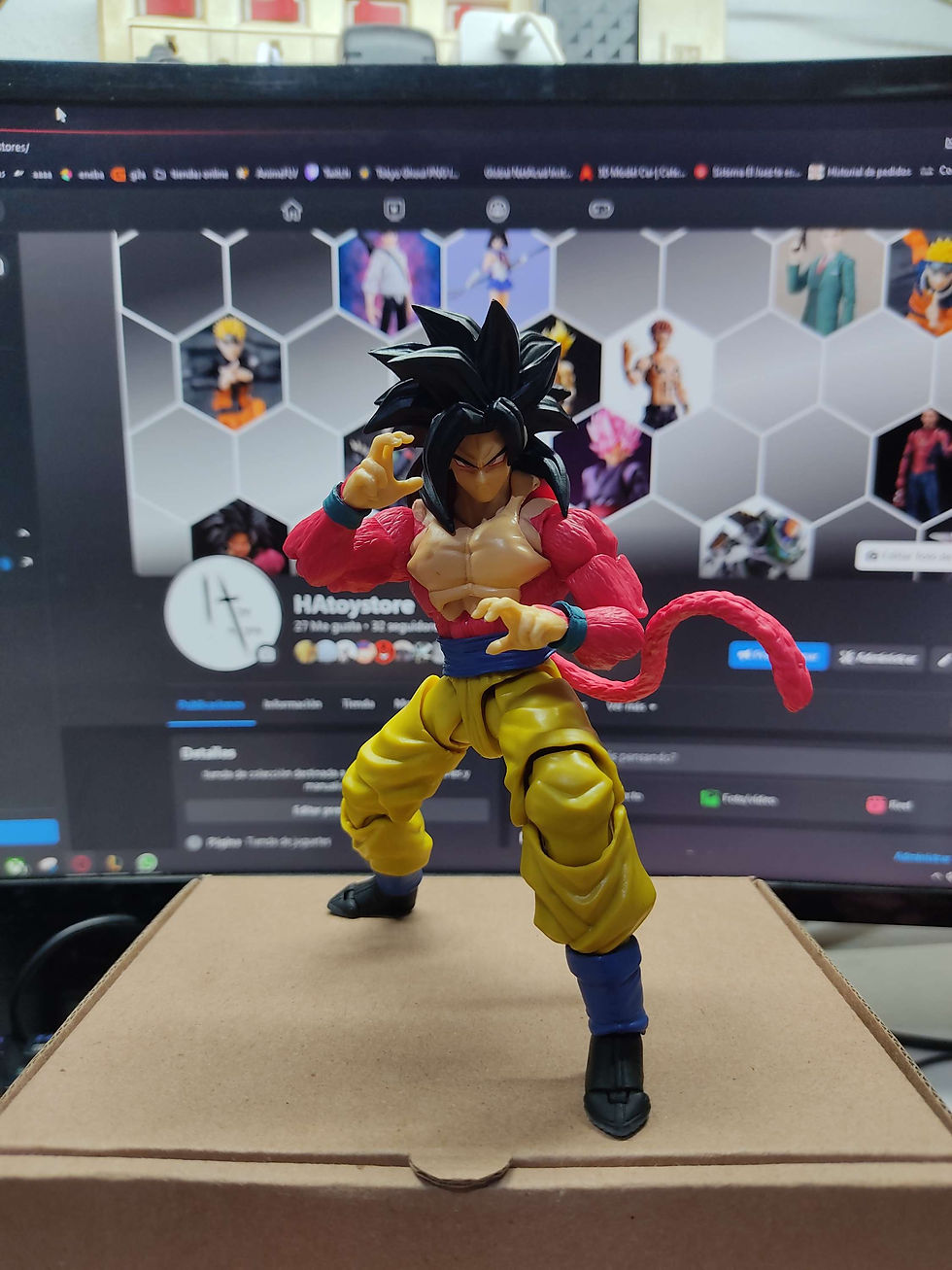 Miniatura: GOKU SSJ4 