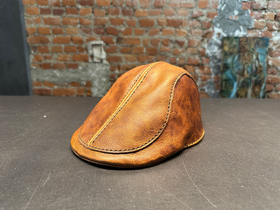 Een pet gemaakt naar aanleiding van een patroon van Dieselpunk;ro, als kado voor de verjaardag van haar man