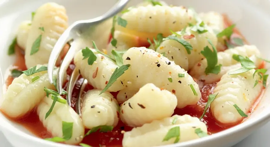 Gnocchis-à-la-sauce-tomate-photo.webp