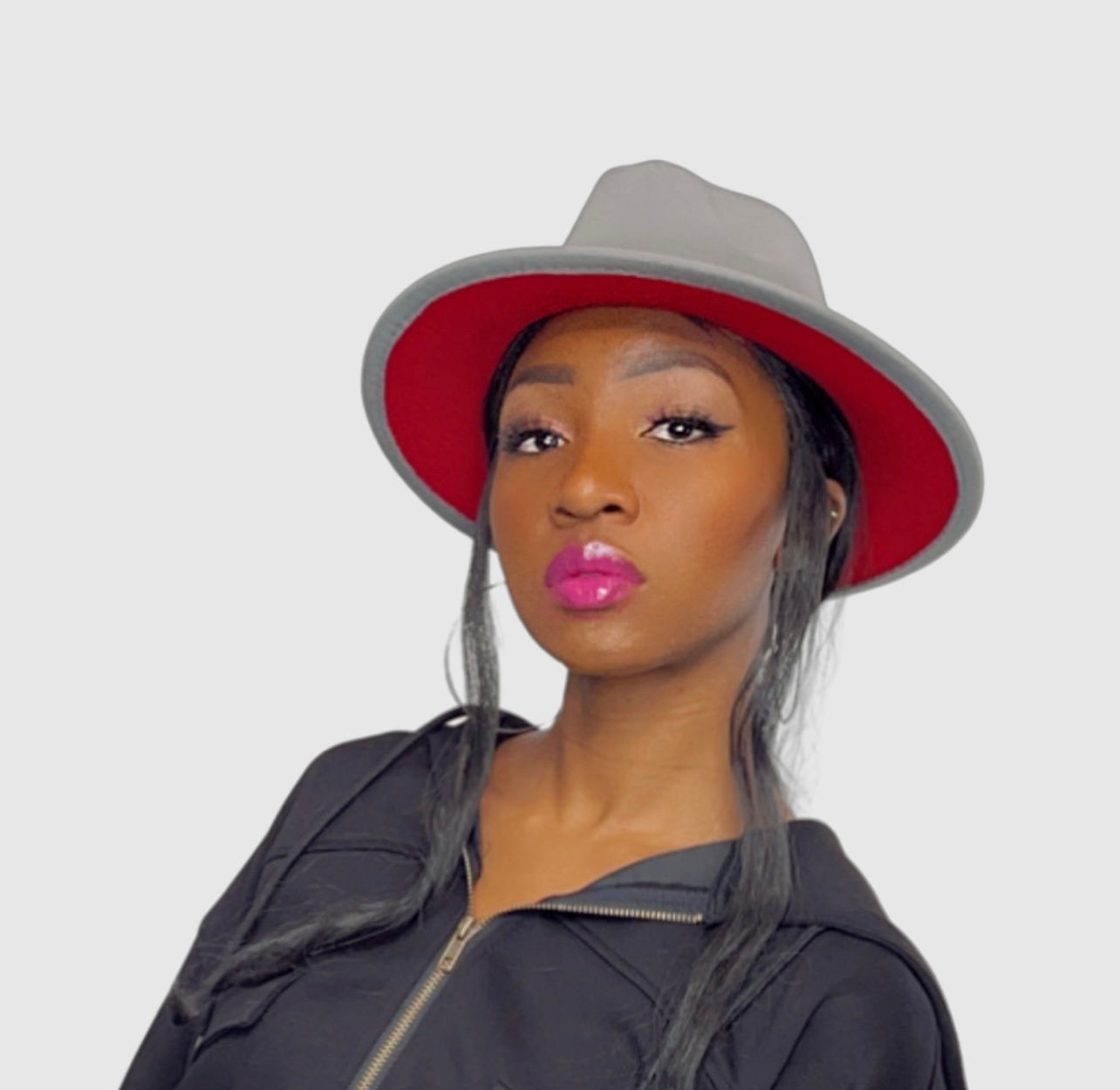 Fedora de fondo rojo