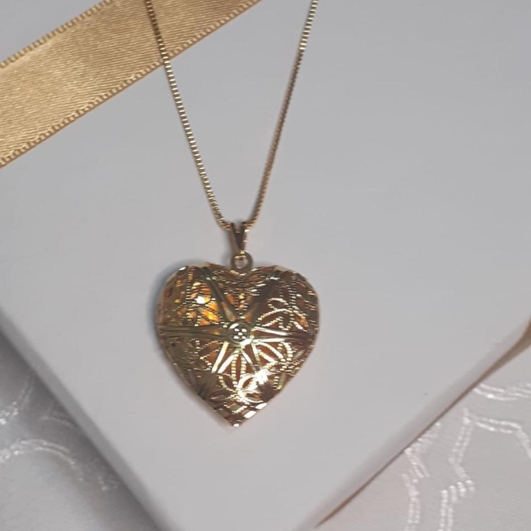 Colar Relicário Banhado a Ouro 18k