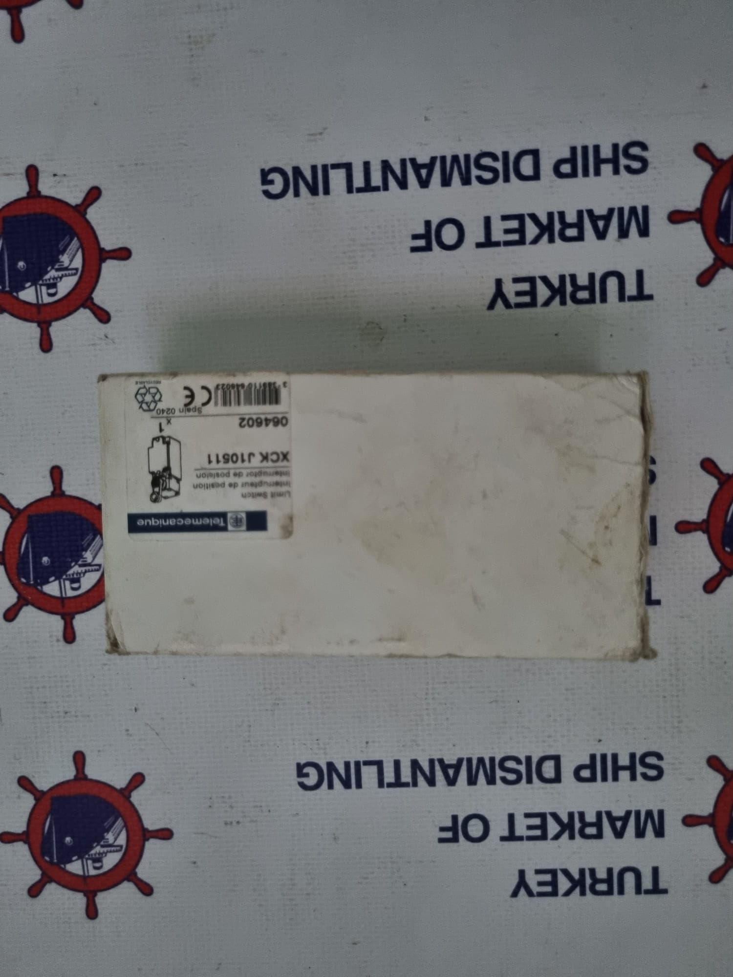 Schneider XCK-J10511 Thermoplastic Roller Pin Limit Switch