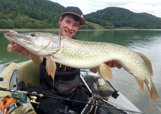 Brochet en float tube