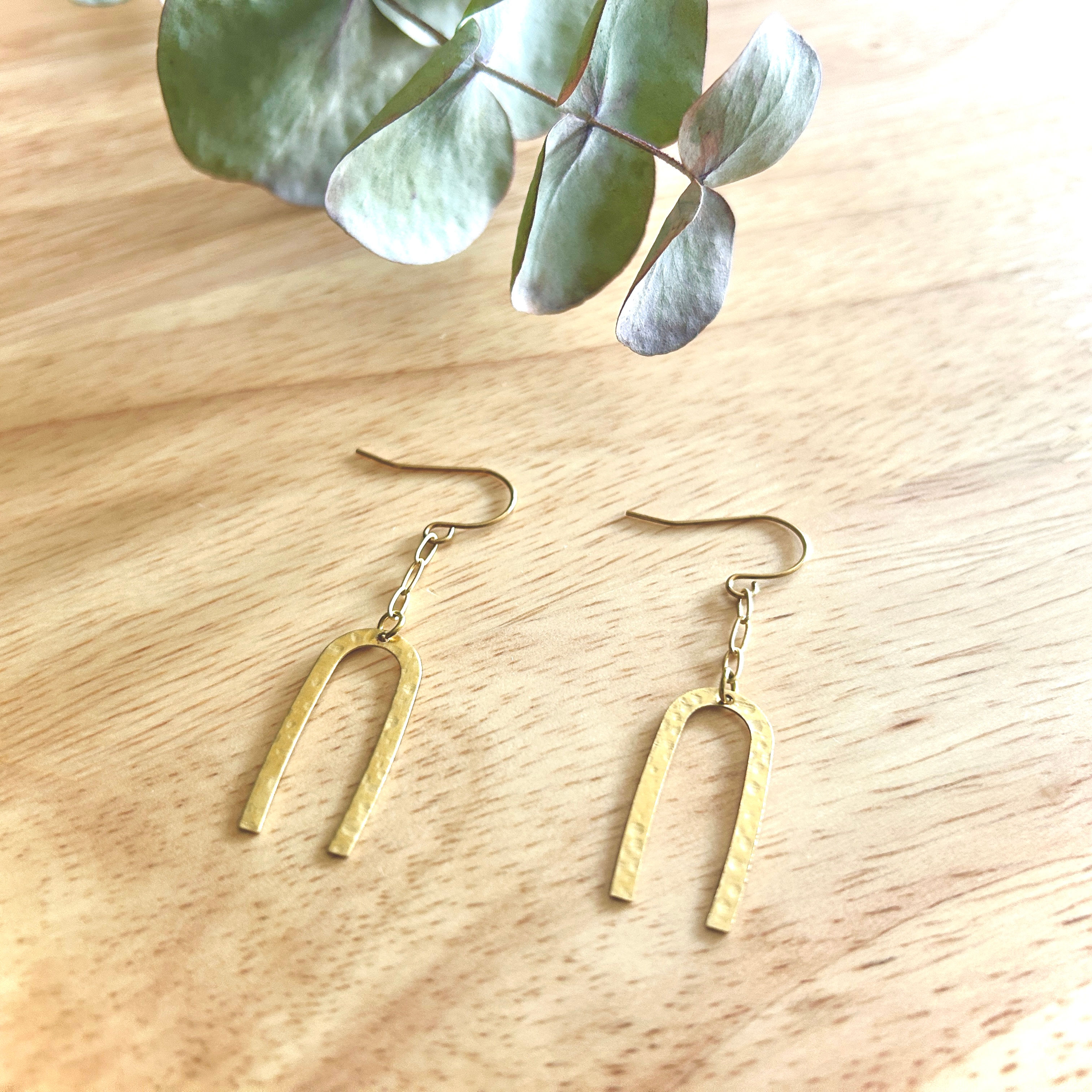 Horseshoe + Chain Earrings - Wholesale