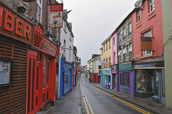 EXPLORING CO. CLARE: ENNIS & BUNRATTY CASTLE