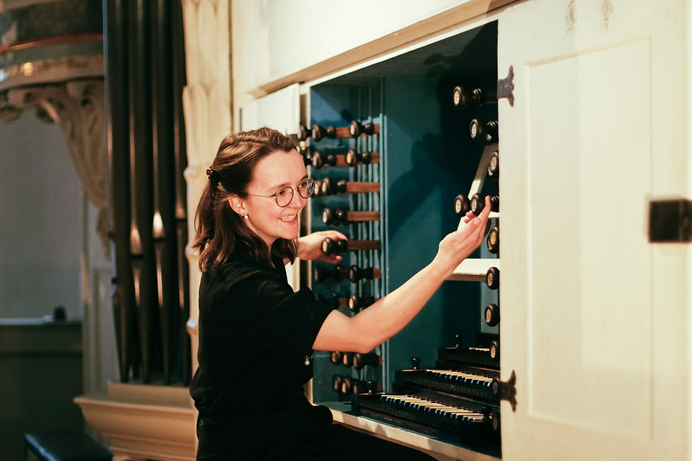 Mirjam Haag_Künstlerfoto_Hildebrandt-Orgel_St. Wenzel_by Noliana Dicke 2024_Naumburg.JPG
