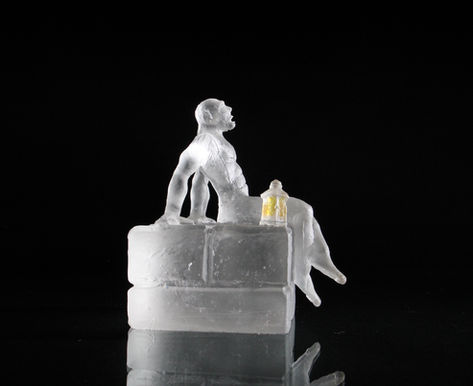 Stephen Pon glass sculpture