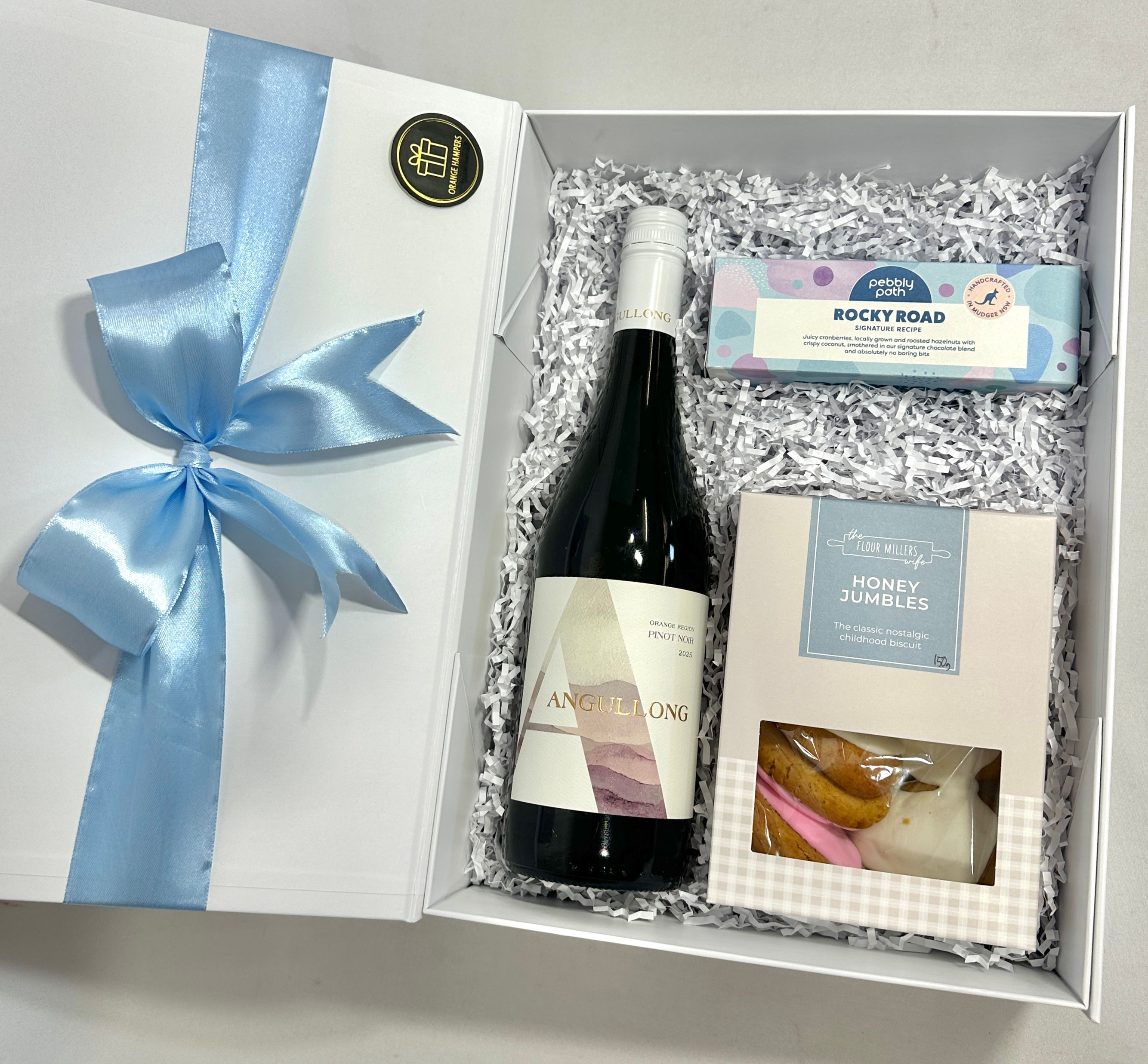 Pinot Noir Sweet Indulgence Hamper