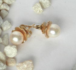 Cultured Pearl 'Petal' Earrings