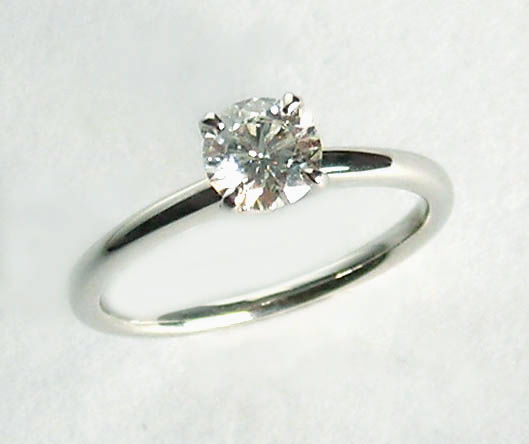 Solitaire Diamond in Delicate Band