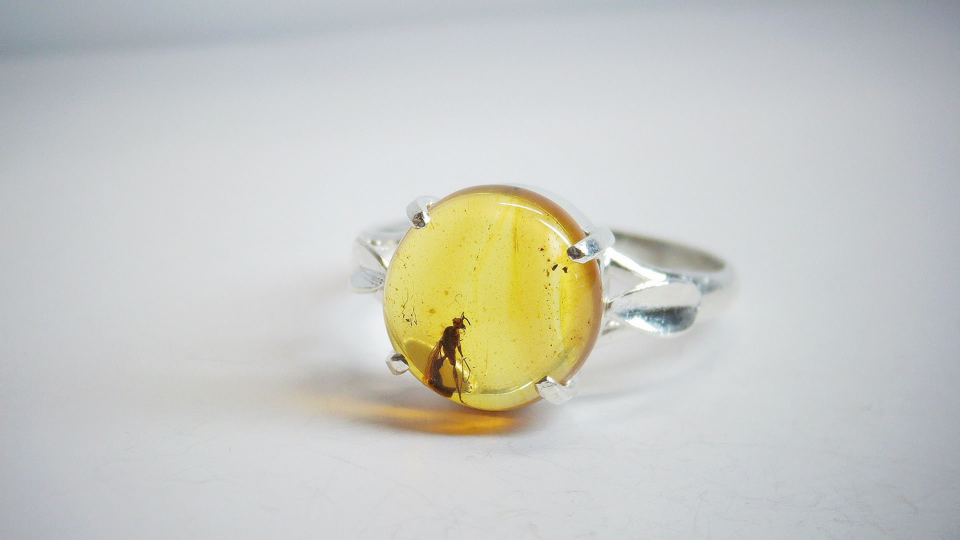 Amber Jewelry • Size 13 Female • .925 ring with wasp • #42