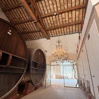 Espace événementiel élégant dans un domaine rénové à Montpellier, parfait pour conférences et soirées d’entreprise