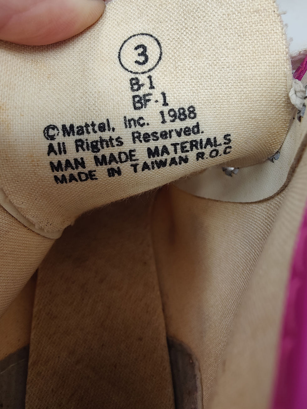 Thumbnail: VINTAGE 1988 SIZE 3 CHILD'S BARBIE ROLLER SKATES by BROOKFIELD