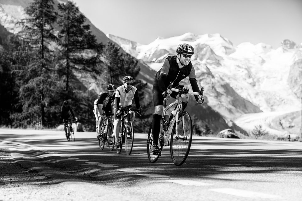 Abfahrt vom Berninapass, vorbei am Morteratsch-Gletscher. Engadiner Radmarathon.