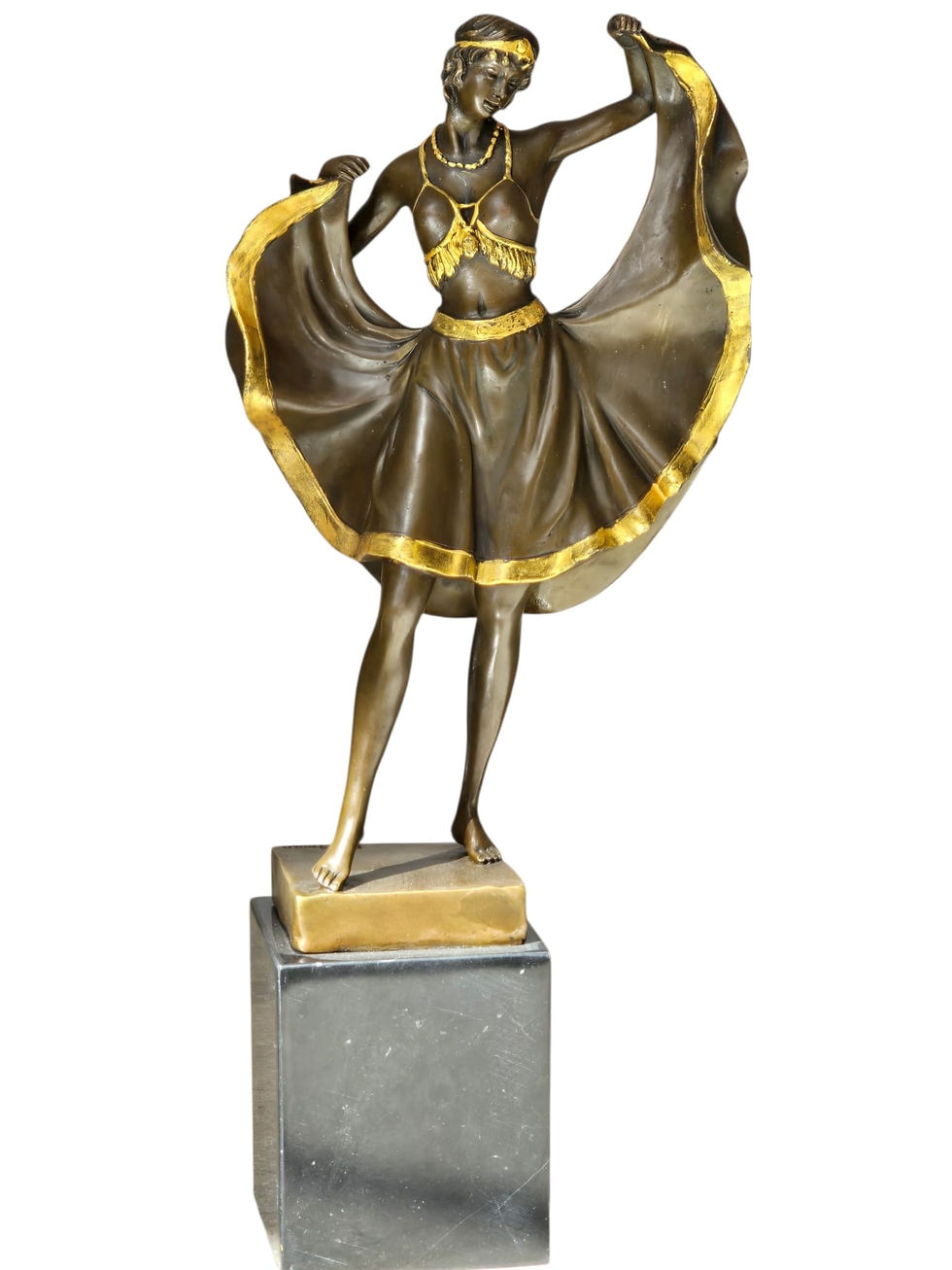 פסל ברונזה יוצא דופן זה הוא יצירתו של האמן הנודע Franz Xavier Bergman (1861–1936)