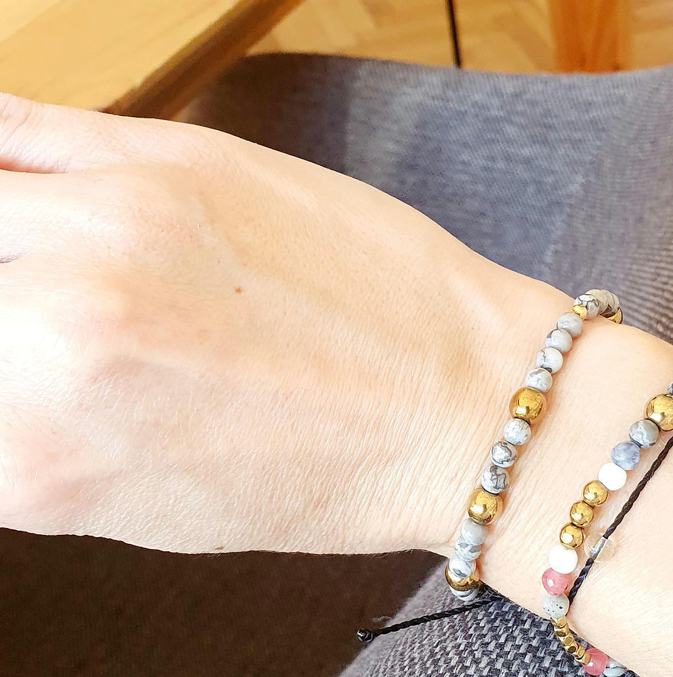 Miniaturbild: DOLA | Statement-Armband aus Dolomitperlen und Hämatit