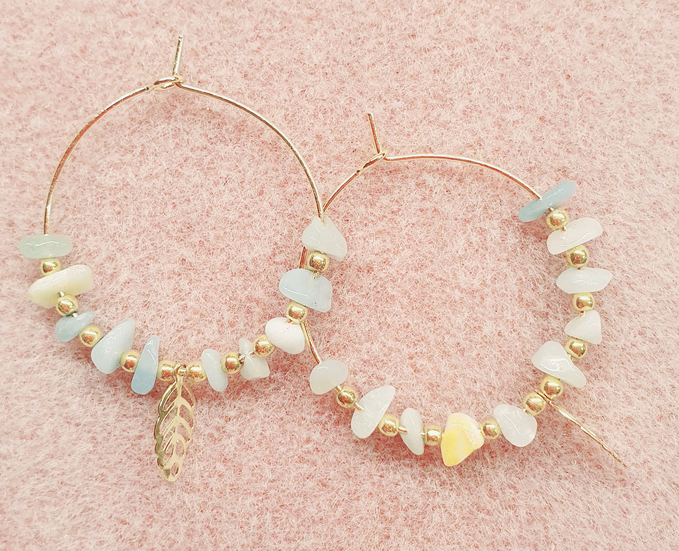 HOOPS | Chalzedon Creolen mit Blattanhänger | 18k vergoldete Edelstahl-Hoops