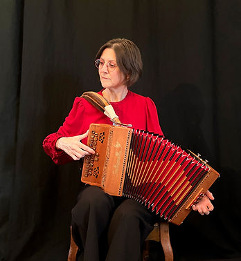 Kika FARRE accordeon.jpg