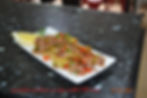 Yuca frita con bacon y mojo criollo