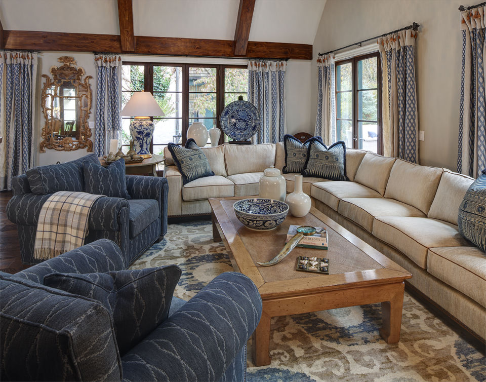 GreatRmSitting copy.jpg