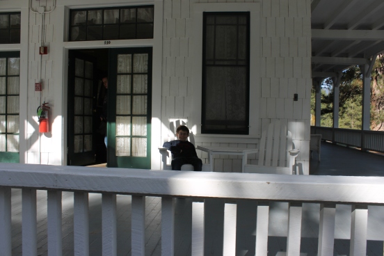 O Afonso, a salvo dos ursos...