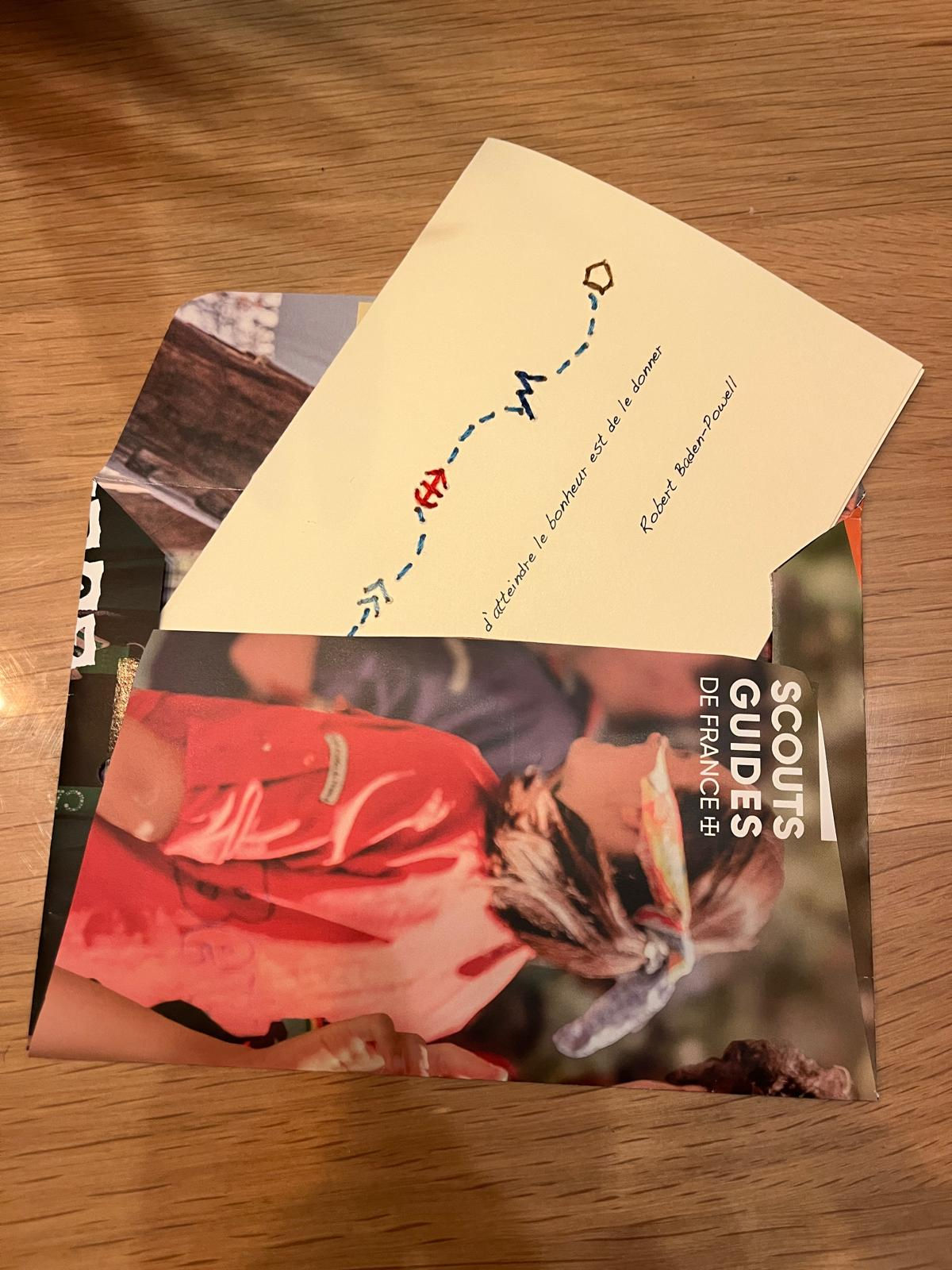 Carte brodée - citation scoute & enveloppe recyclée