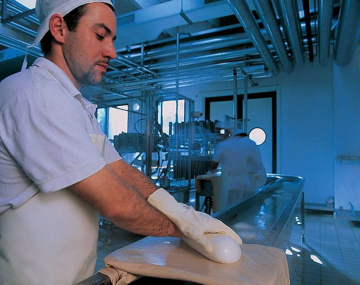 Thumbnail: Provolone Valpadana DOP - Piccante  Provolone Valpadana PDO - Spicy