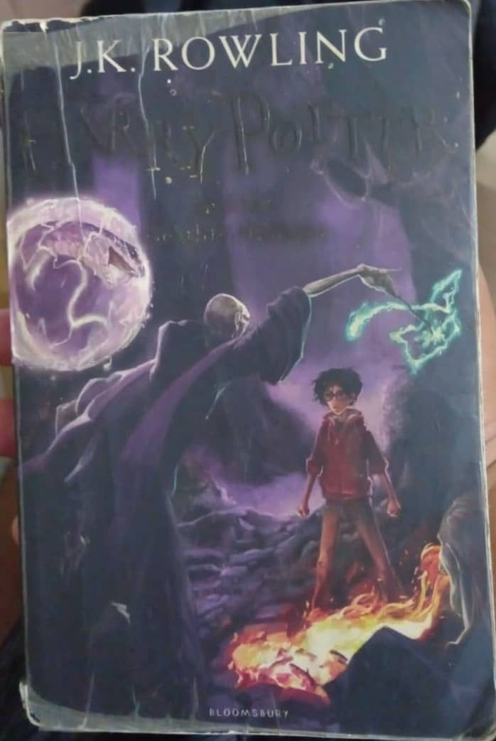 Harry Potter and the Deathly Hallows - JK Rowling