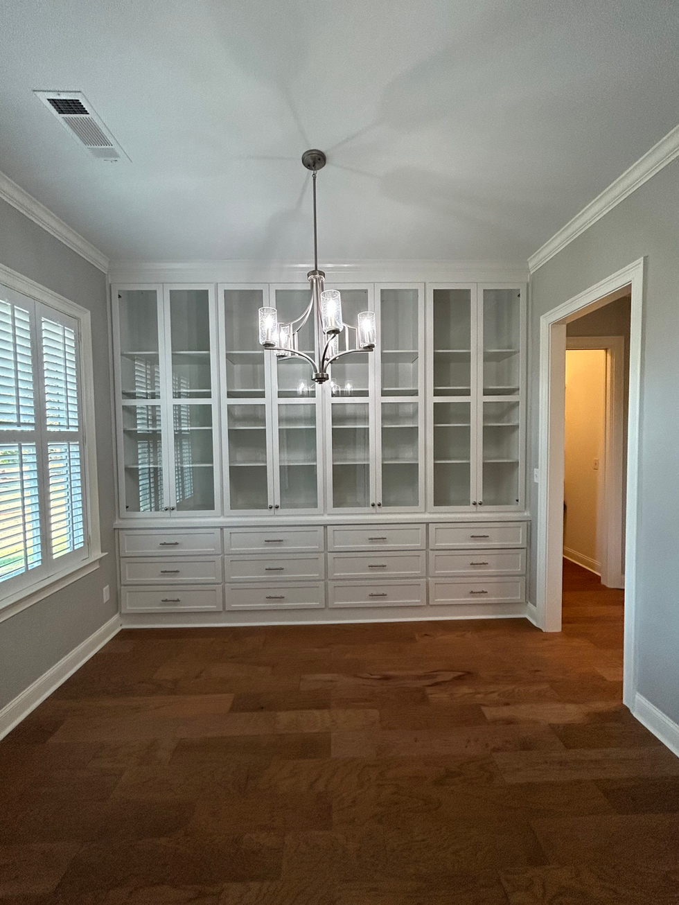 Dining room cabinets - Hwy 195.HEIC