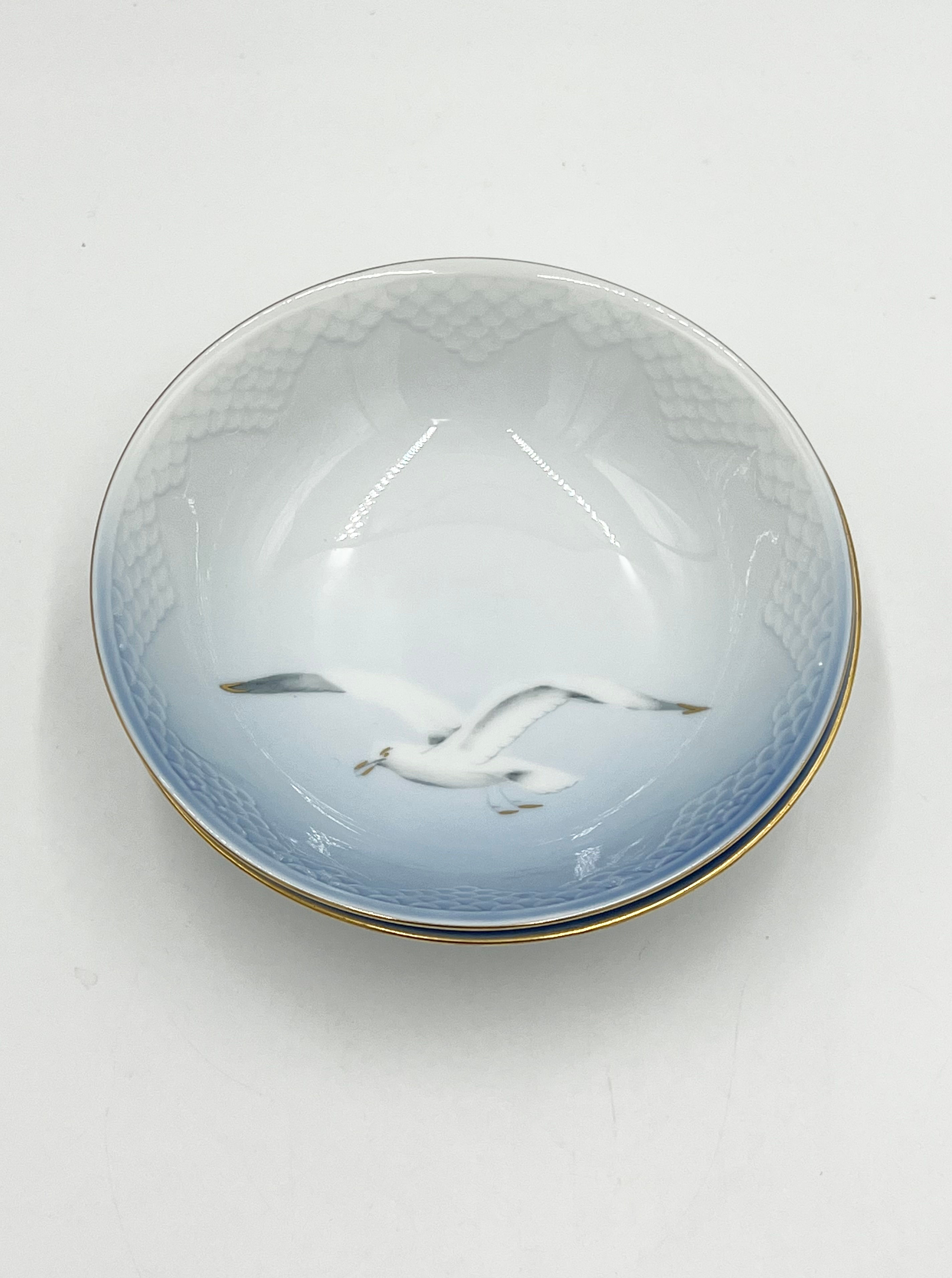 Nr: 45 / 574 - Ymer skål - Måge Bing og Grøndahl B&G