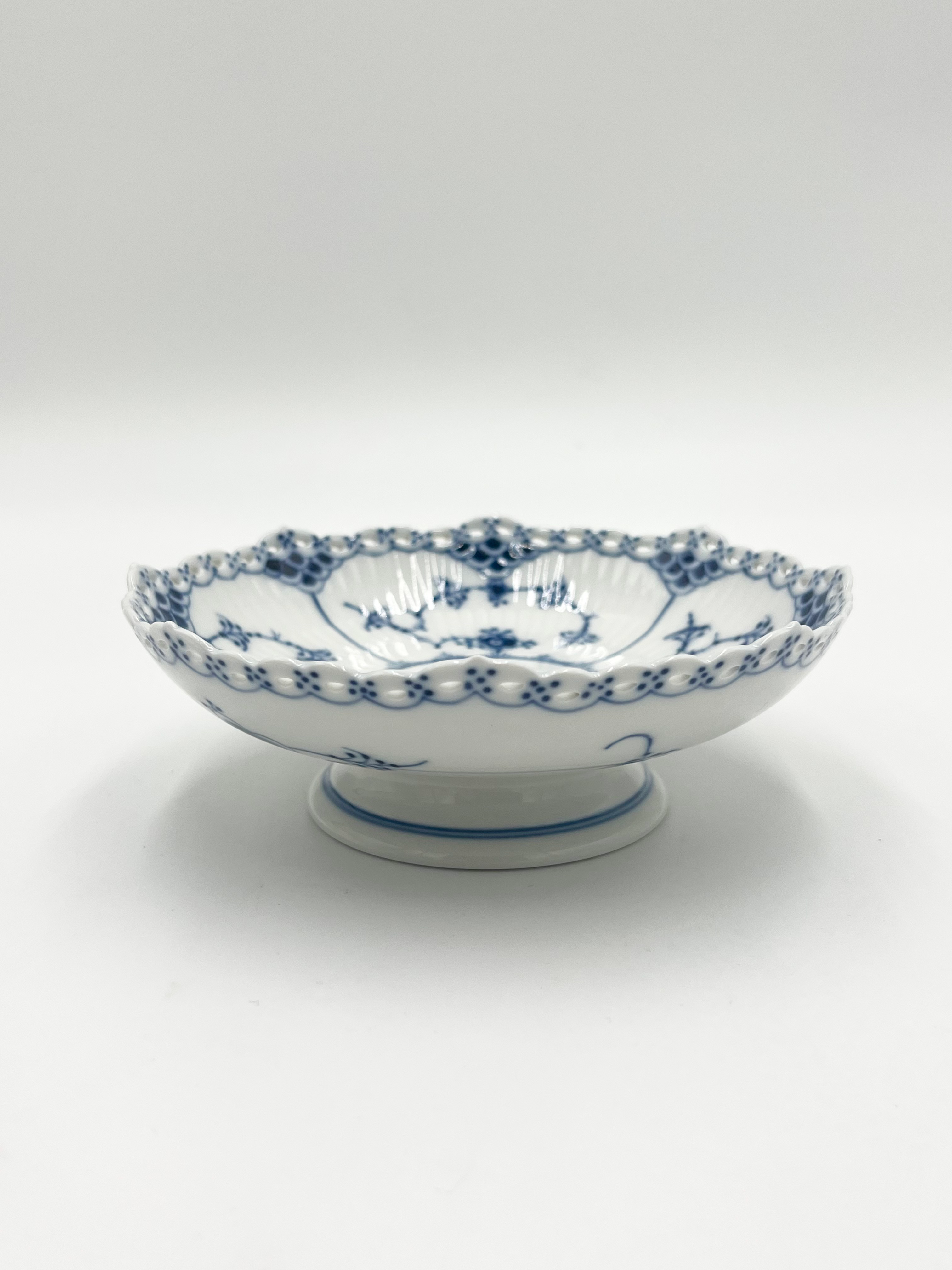 Nr: 1/1023 - Fad på fod - Helblonde Royal Copenhagen RC