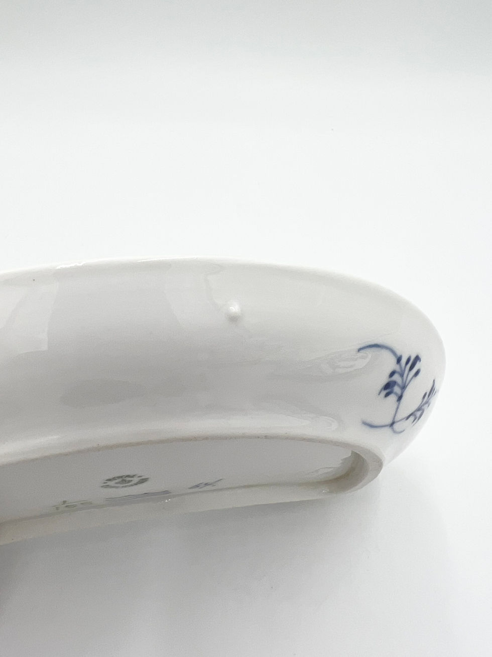 Miniaturebillede: Nr: 1/155 - Halvmåne Fad - Musselmalet Royal Copenhagen RC