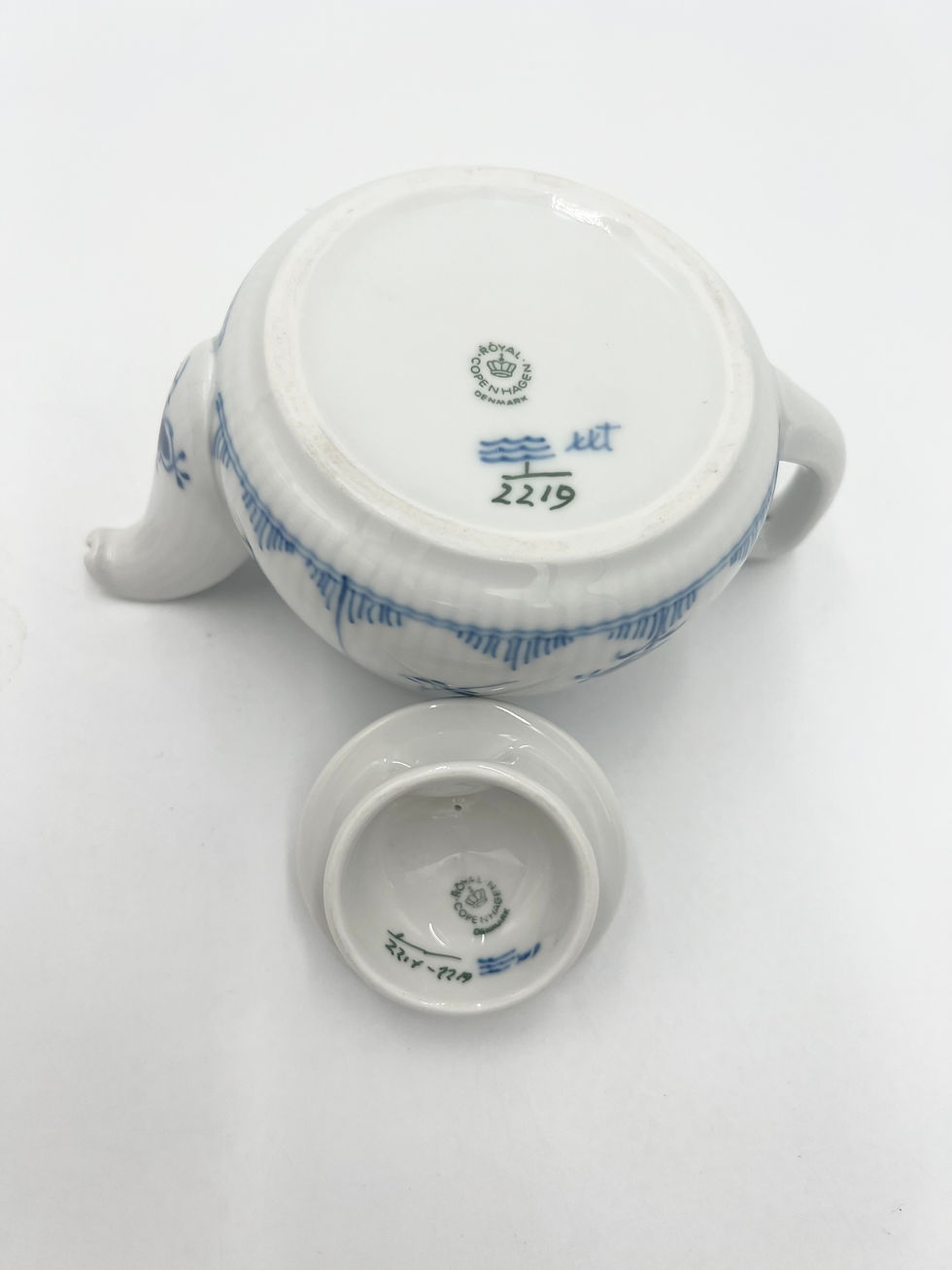 Thumbnail: Nr: 1/2219 - Sjælden mini tekande - Musselmalet Royal Copenhagen RC