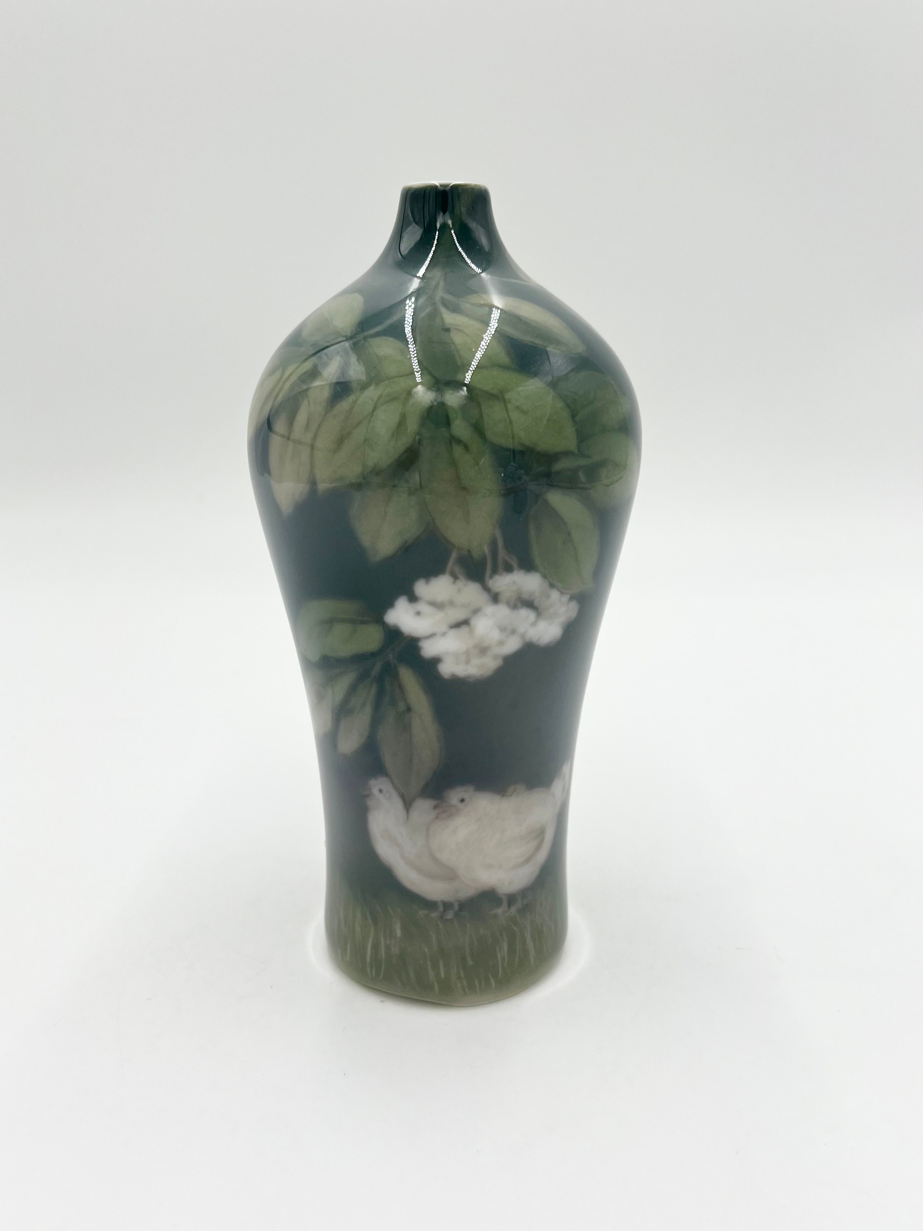 Nr: 915/294 - Sjælden Art Nouveau vase med høns - Royal Copenhagen RC
