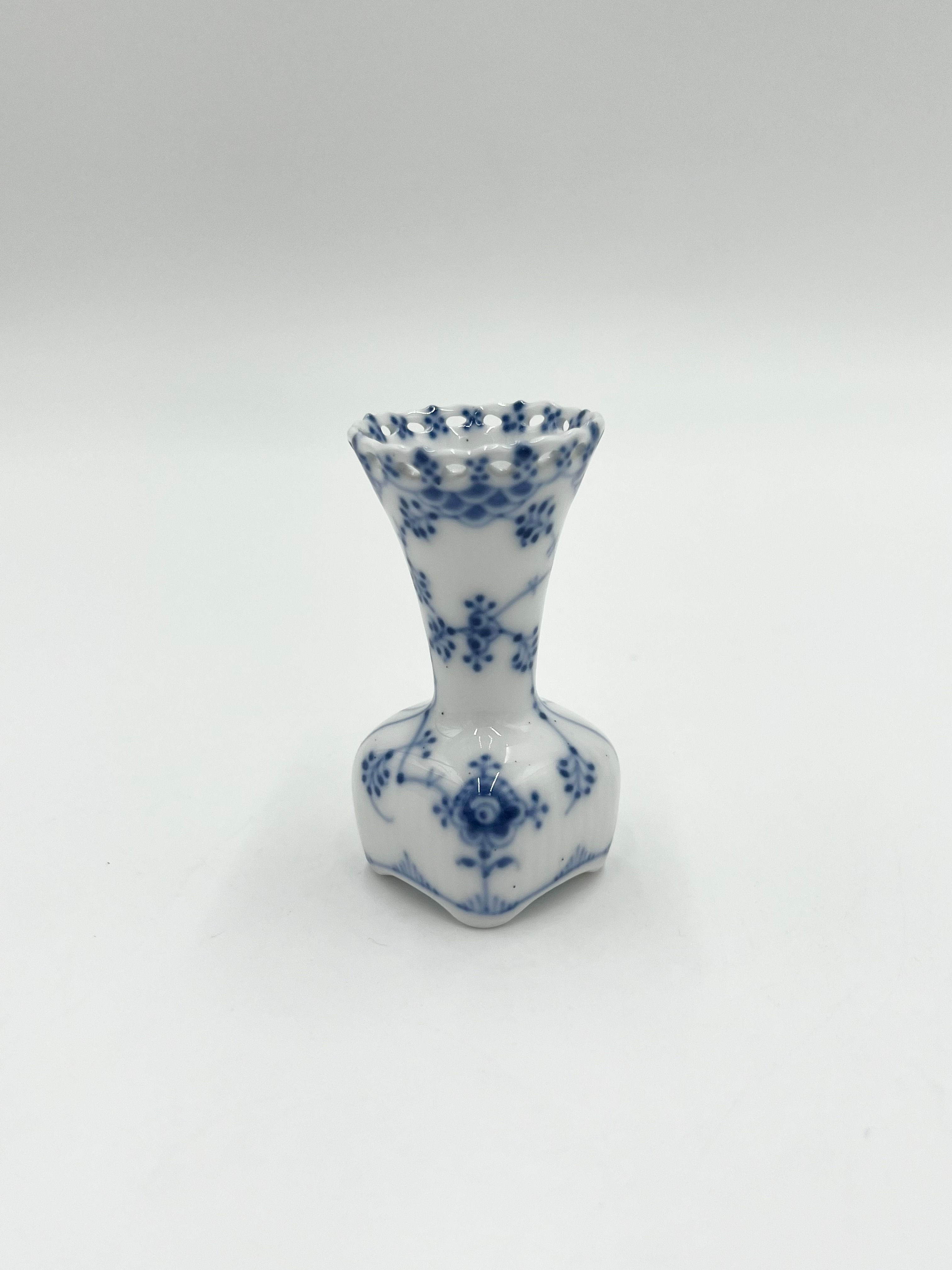Nr: 1/1161 - Vase - Helblonde Royal Copenhagen RC