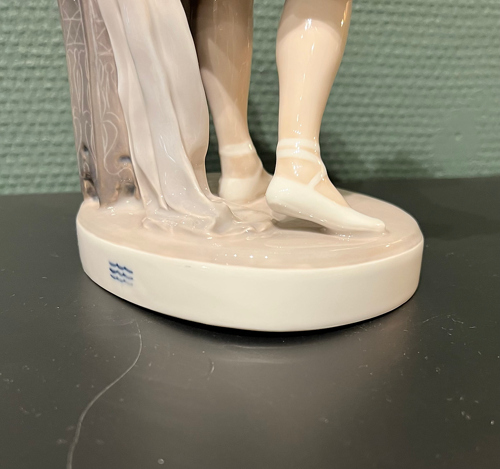 Miniaturebillede: Nr: 1374 - Stor Art Nouveau figur, Ballerina​​​​​​​ - Royal Copenhagen RC